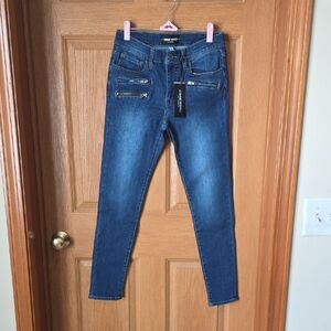 ETIENNE MARCEL. NWT. SIZE 27. Trendy Blue Skinny Jeans